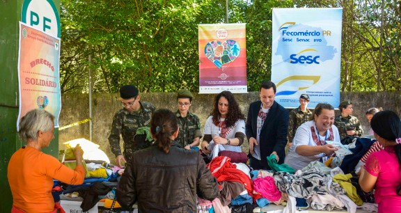 brecho-solidario-aciso-sesc-pr-foto-bruno-tadashi-137