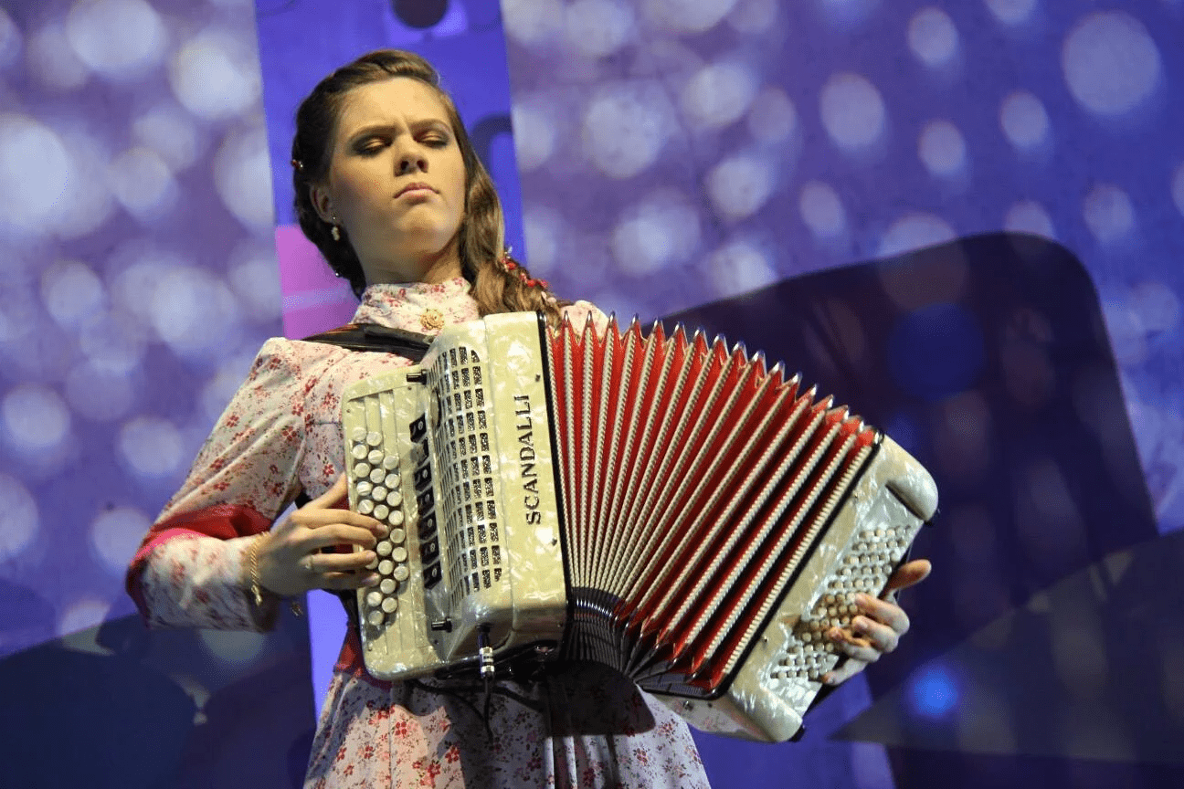 Maryanne Francescon (Participação Especial)