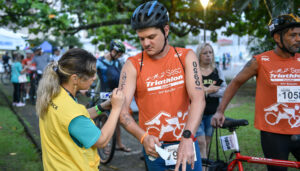 Domingo tem Sesc Triathlon Caiobá. Confira mudanças no trânsito.