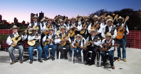 05-dia-08-12-orquestra-de-viola-caipira