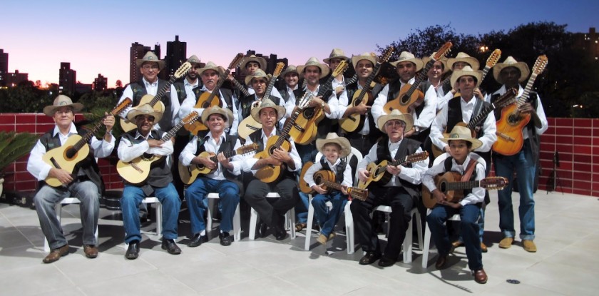 05-dia-08-12-orquestra-de-viola-caipira