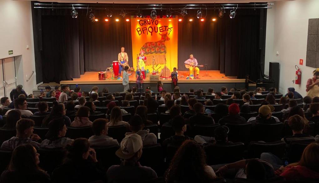 Teatro do Sesi retoma as formaturas presenciais