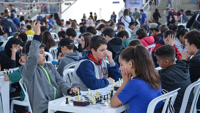 190 enxadristas participam da etapa de Cascavel do Circuito Sesc Paraná de  Xadrez 2022 - FEXPAR - Federação de Xadrez do Paraná