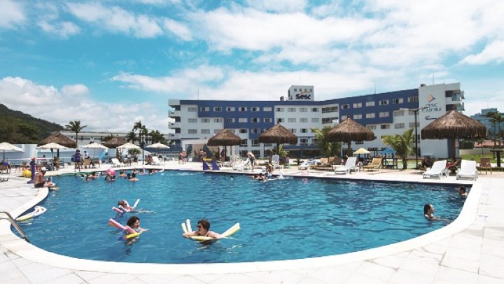 Areá das piscinas – Foto de Sesc Caiobá - Centro de Turismo e