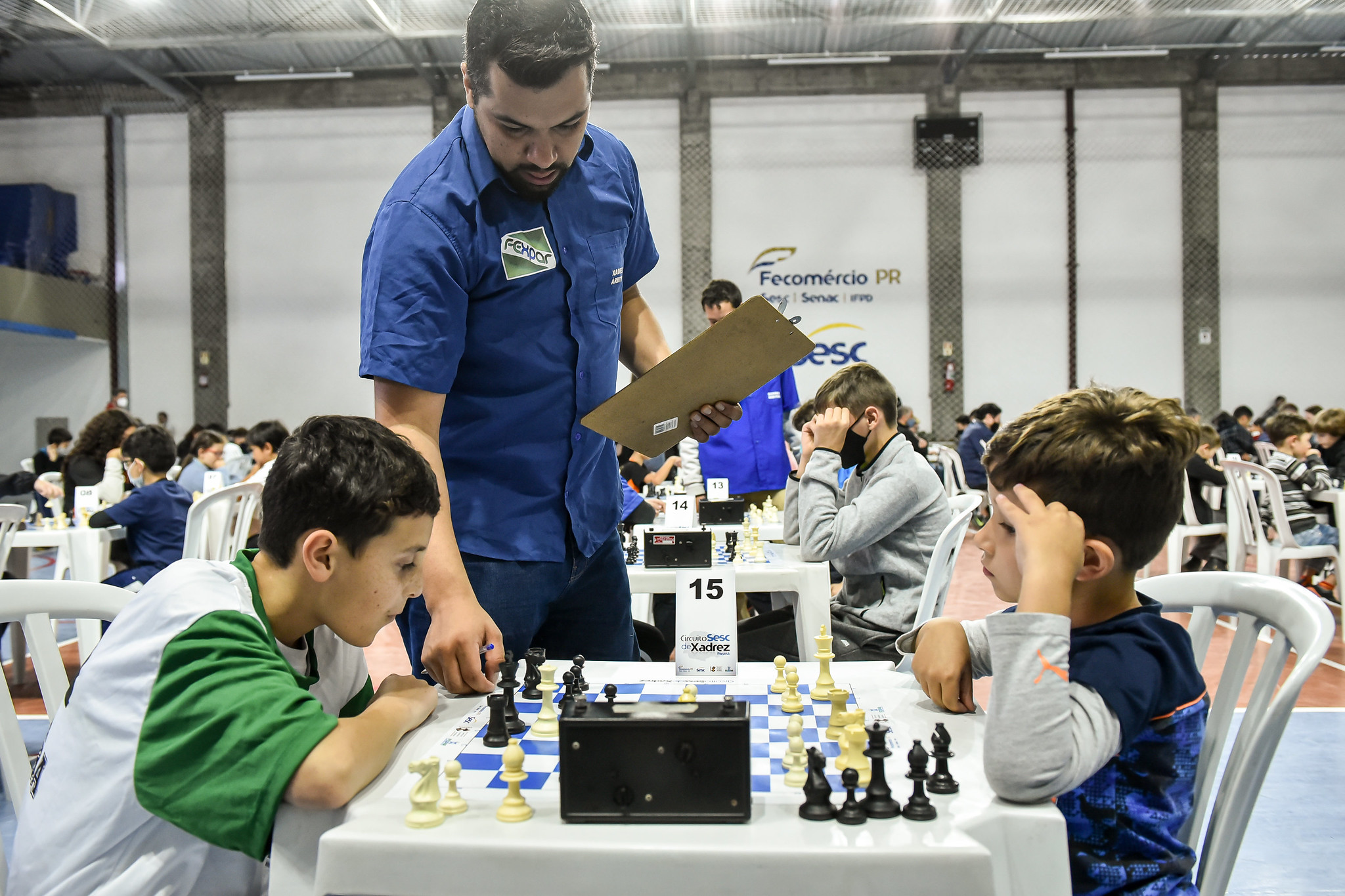 Maior circuito de xadrez do Brasil reúne 1,2 mil jogadores em Curitiba