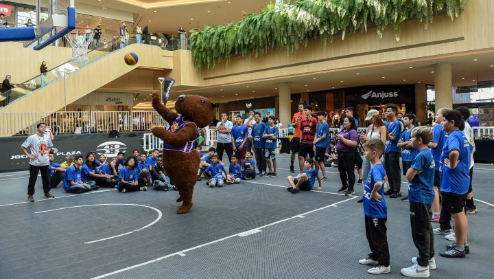 Alunos do Aprender & Jogar vivenciam atividades em etapa nacional de  basquete 3x3 - Sesc Paraná