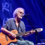 Show de Renato Teixeira encerra comemorações dos 75 anos do Sesc PR