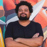 Unidades do Sesc PR recebem o premiado cineasta André Novais Oliveira