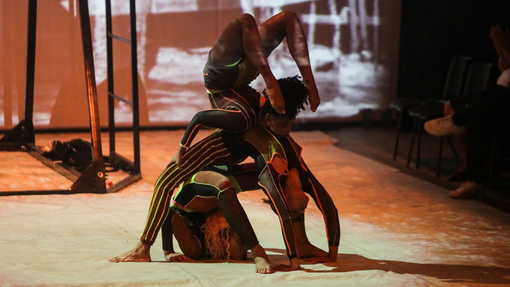 1920_Circo-Science-%E2%80%93-do-mangue-ao-picadeiro-PE-Foto-2-de-Maker-Midia-1024x576-1 Em outubro, Sesc Maringá recebe espetáculos e oficinas do Palco Giratório