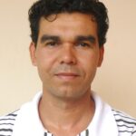 Café com Quê?: Sambas da Terra Vermelha, com Emerson Dias – 16/09/2025 – 19:00