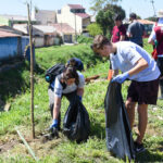 Sesc Paraná promove mutirões para limpeza de rios e praias
