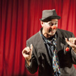 Espetáculo teatral: O zelador, com Palhaço Mereceu (Alexandre Simioni ) – 13/10/2026 – 16:30